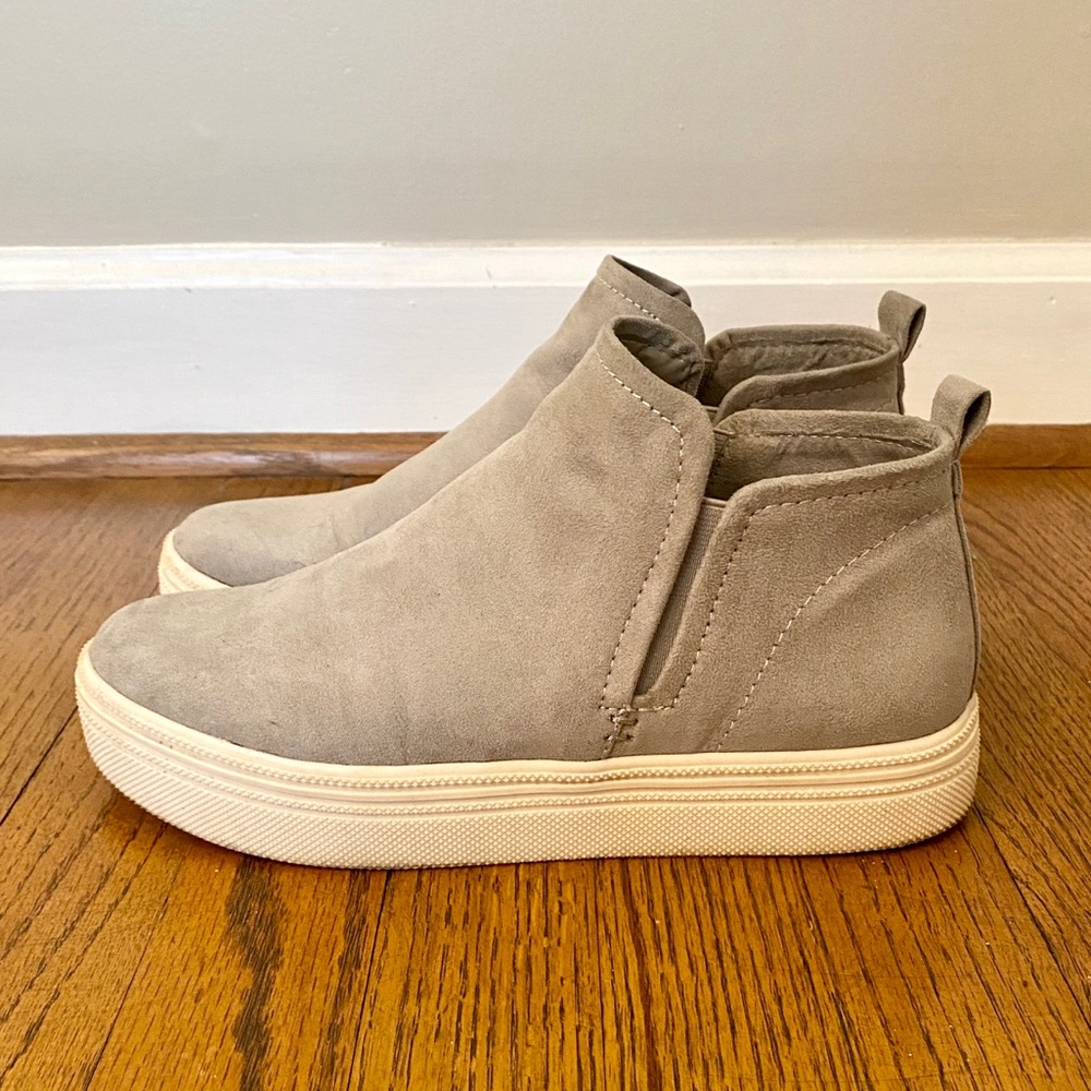 Dolce Vita Tate Suede Pull-on Sneaker